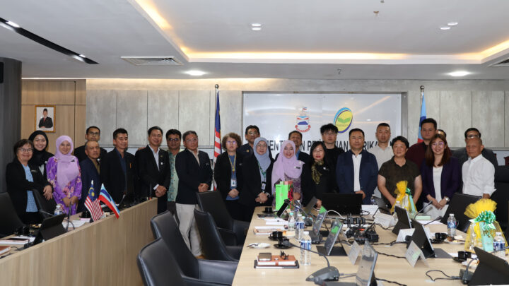 Sesi Kunjungan Hormat Delegasi dari Dalian, China