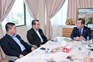 YB Menteri bersama Pengurus Besar KPD, LPBS dan Pengarah Jabatan Haiwan